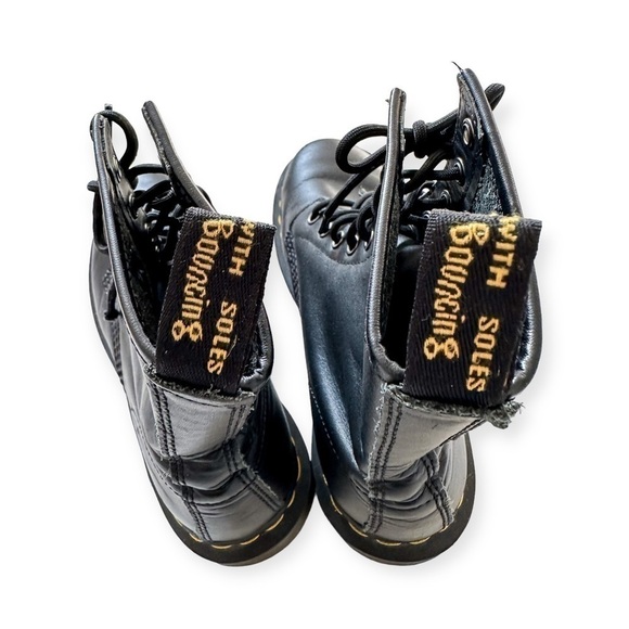 Dr.‎ Martens Women's 8-Eye Boots, Black  Leather, Size 7 - Picture 8 of 14